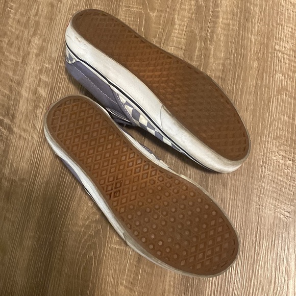 Fit true to size slightly worn, no holes, bo scuff. - Picture 2 of 2